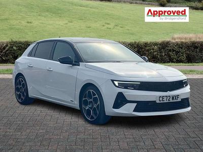 Used Vauxhall Astra Ultimate 130 HP (95 kW) 2022 White Hatchback