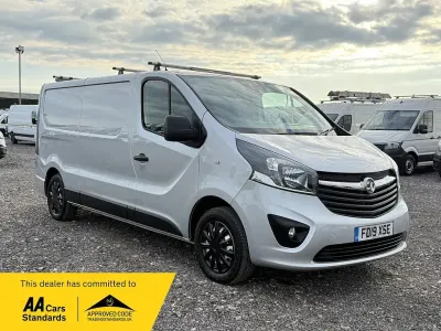 Usado Vauxhall Vivaro S 95 HP (69 kW) 2019 Branco Monovolume