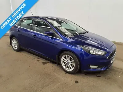 Używany Ford Focus Zetec 120 KM (88 kW) 2015 Niebieski Hatchback