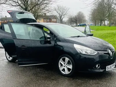 Used Renault Clio Dynamique 90 HP (66 kW) 2015 Black Hatchback