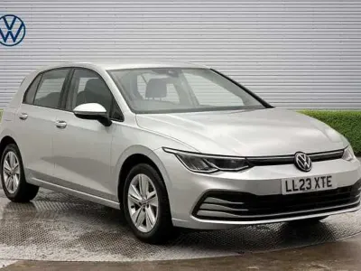 Used VW Golf VIII Life 150 HP (110 kW) 2023 Silver Hatchback