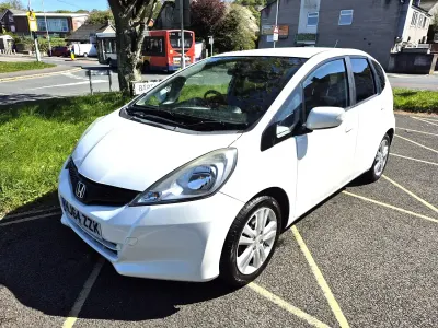 Used Honda Jazz ES 2014 White Hatchback