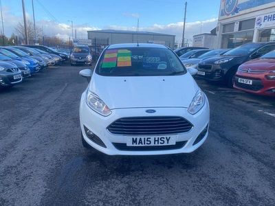 Usado Ford Fiesta Zetec 2015 Branco Citadino