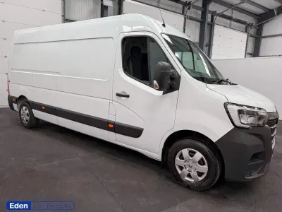 Used Renault Master Business 135 HP (99 kW) 2023 White MPV