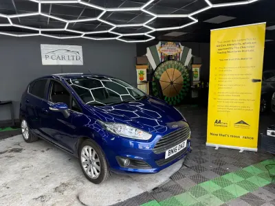 Używany Ford Fiesta Titanium 95 KM (69 kW) 2016 Niebieski Hatchback