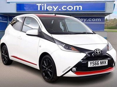 Used Toyota Aygo x-press 69 HP (50 kW) 2017 White Hatchback