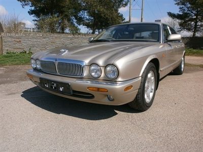 Jaguar XJ