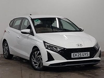 Used Hyundai i20 Advanced 100 HP (73 kW) 2025 White Hatchback