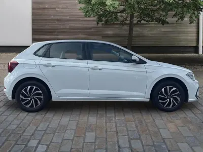 Usado VW Polo Life 95 CV (69 kW) 2023 Blanco Utilitario