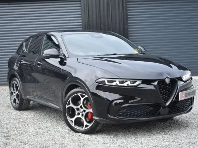 Begagnad Alfa Romeo Tonale Veloce 160 HK (117 kW) 2023 Svart SUV
