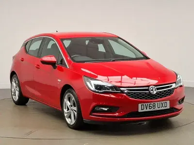 Used Vauxhall Astra SRi 200 HP (147 kW) 2018 Red Hatchback