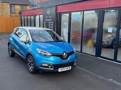 Blue/cream Used 2017 Renault Captur Dynamique SUV | £9,995 (Fair price)