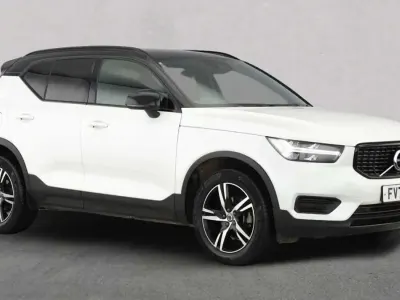 Used Volvo XC40 R-Design 163 HP (119 kW) 2021 White SUV
