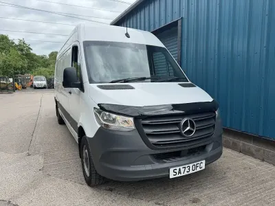 Begagnad Mercedes Sprinter Progressive 150 HK (110 kW) 2023 Vit Van