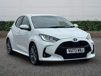 Used Toyota Yaris 116 HP (85 kW) 2023 White Hatchback
