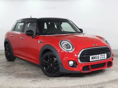Used Mini Cooper Hatch 136 HP (100 kW) 2018 Red Hatchback