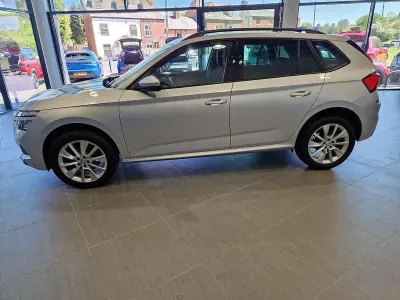 Käytetty Skoda Kamiq SE Drive 110 HP (80 kW) 2023 Hopea Katumaasturi