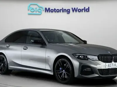 Begagnad BMW 330e M Sport 292 HK (214 kW) 2021 Grå Sedan