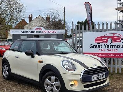 Used Mini Cooper D Hatch 2016 White Hatchback