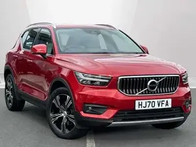 Used Volvo XC40 Inscription 197 HP (144 kW) 2021 Red SUV