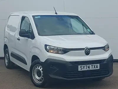 Gebraucht Citroën Berlingo 100 PS (73 kW) 2024 Weiß Van / Kleinbus