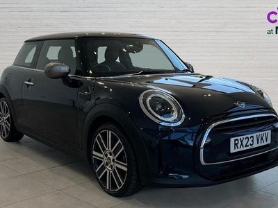 Begagnad Mini Cooper Exclusive 136 HK (100 kW) 2023 Blå Halvkombi
