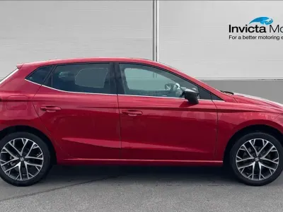 Used Seat Ibiza XCELLENCE Lux 110 HP (80 kW) 2022 Desire red metallic Hatchback
