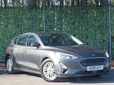 Używany Ford Focus Titanium 120 KM (88 kW) 2019 Szary Hatchback