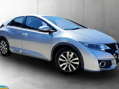 Begagnad Honda Civic SE Plus 120 HK (88 kW) 2017 Silver Halvkombi