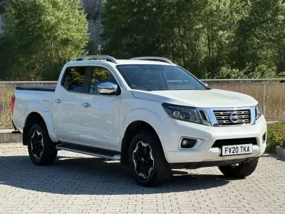 Używany Nissan Navara Tekna 190 KM (139 kW) 2020 Biały Pickup