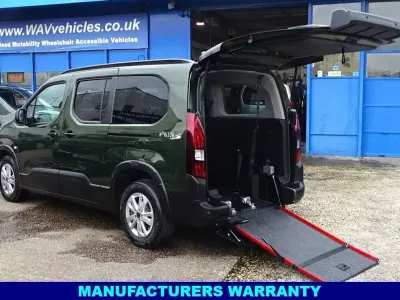 Second-hand Peugeot Rifter Access 2025 Verde Monovolum