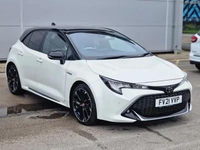Used Toyota Corolla Sport 184 HP (135 kW) 2021 White Hatchback