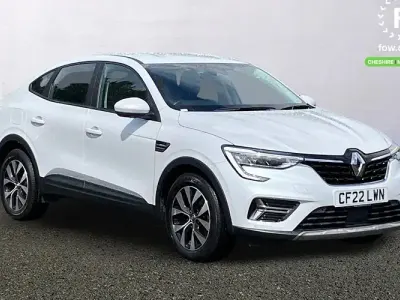 Używany Renault Arkana Iconic 143 KM (105 kW) 2022 Biały SUV