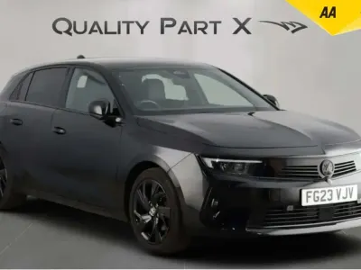 Usado Vauxhall Astra S 130 CV (95 kW) 2023 Negro Utilitario