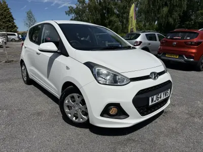 Used Hyundai i10 SE 83 HP (61 kW) 2014 White Hatchback