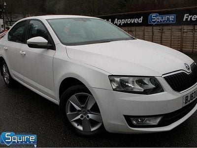 Used Skoda Octavia SE 2013 White Hatchback