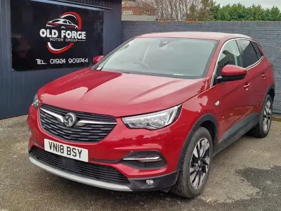Used Vauxhall Grandland X Sport 130 HP (95 kW) 2018 Red SUV