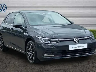 Second-hand VW Golf VIII 150 CP (110 kW) 2023