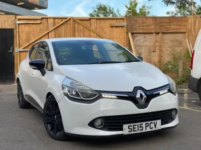 Used Renault Clio Dynamique 90 HP (66 kW) 2015 White Hatchback