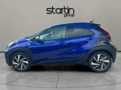 Usado Toyota Aygo 71 HP (52 kW) 2023 Azul