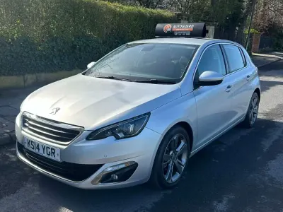 Begagnad Peugeot 308 Allure 2014 Silver Halvkombi