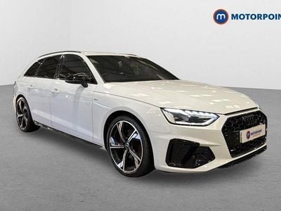 Begagnad Audi A4 Black Edition 2023 Vit Kombi