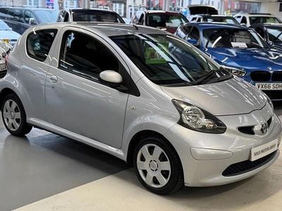 Used Toyota Aygo 67 HP (49 kW) 2006 Silver Hatchback