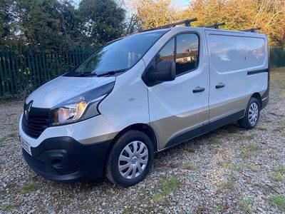 White Used 2019 Renault Trafic Business MPV | £9,990 (Fair price)