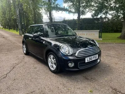 Usado Mini ONE Hatch 98 CV (72 kW) 2011 Negro Utilitario