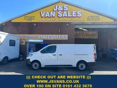Begagnad Citroën Dispatch 2022 Vit Minibuss