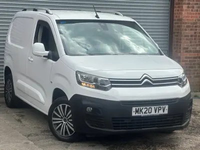 Used Citroën Berlingo Start 100 HP (73 kW) 2020 White MPV