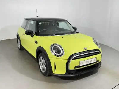 Usado Mini Cooper Classic 134 CV (98 kW) 2023 Amarillo Utilitario