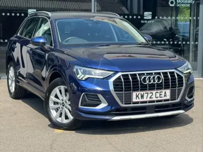 Begagnad Audi Q3 Sport 150 HK (110 kW) 2023 Blå SUV