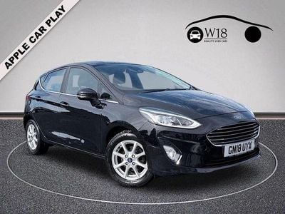 Usado Ford Fiesta Zetec 85 HP (62 kW) 2018 Preto Citadino